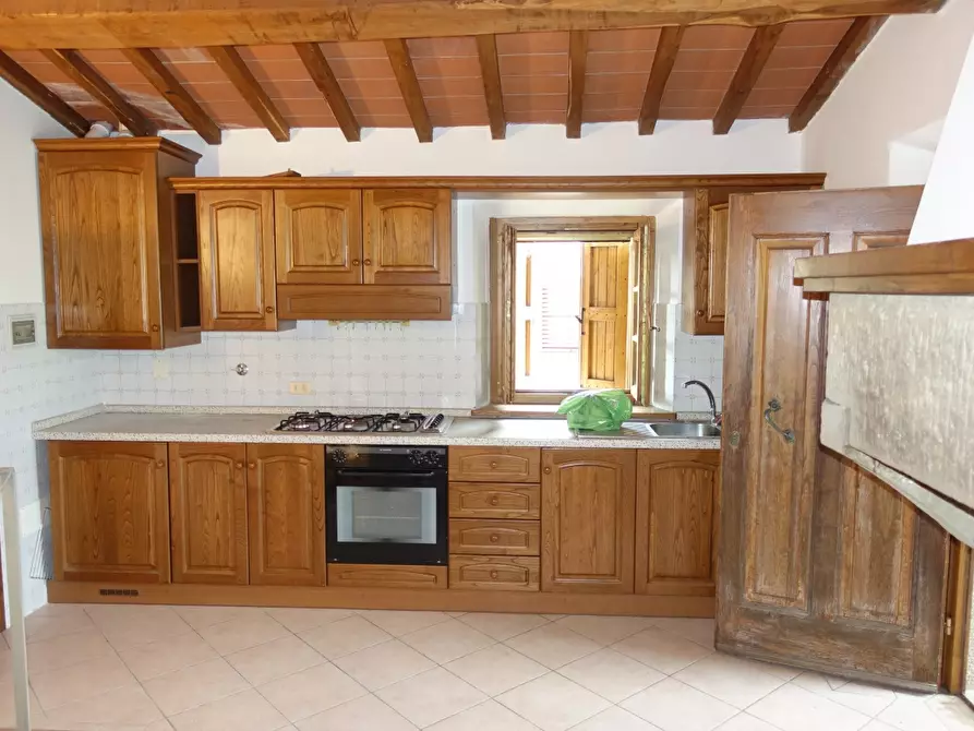 Immagine 50 di Casa semindipendente in vendita  in Monte Borgnoli a Capolona