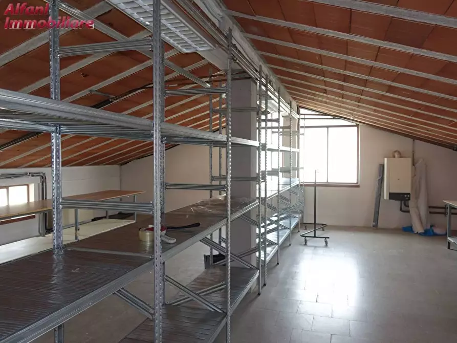 Immagine 5 di Laboratorio in vendita  in VIA CASA SILLI a Bibbiena