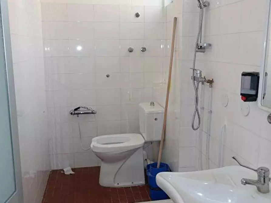 Immagine 12 di Laboratorio in vendita  in VIA CASA SILLI a Bibbiena