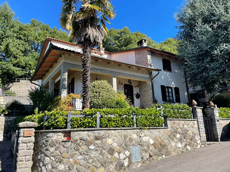 Immagine 11 di Villa in vendita  in VIA VILLAGGIO BENEDETTI 35 a Capolona