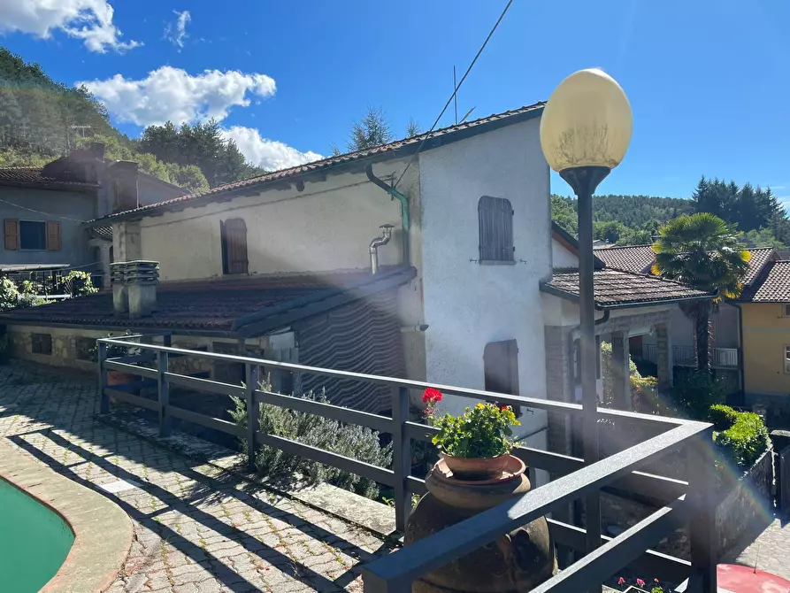 Immagine 12 di Villa in vendita  in VIA VILLAGGIO BENEDETTI 35 a Capolona