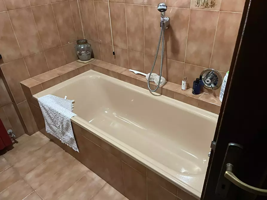 Immagine 13 di Villa in vendita  in VIA VILLAGGIO BENEDETTI 35 a Capolona