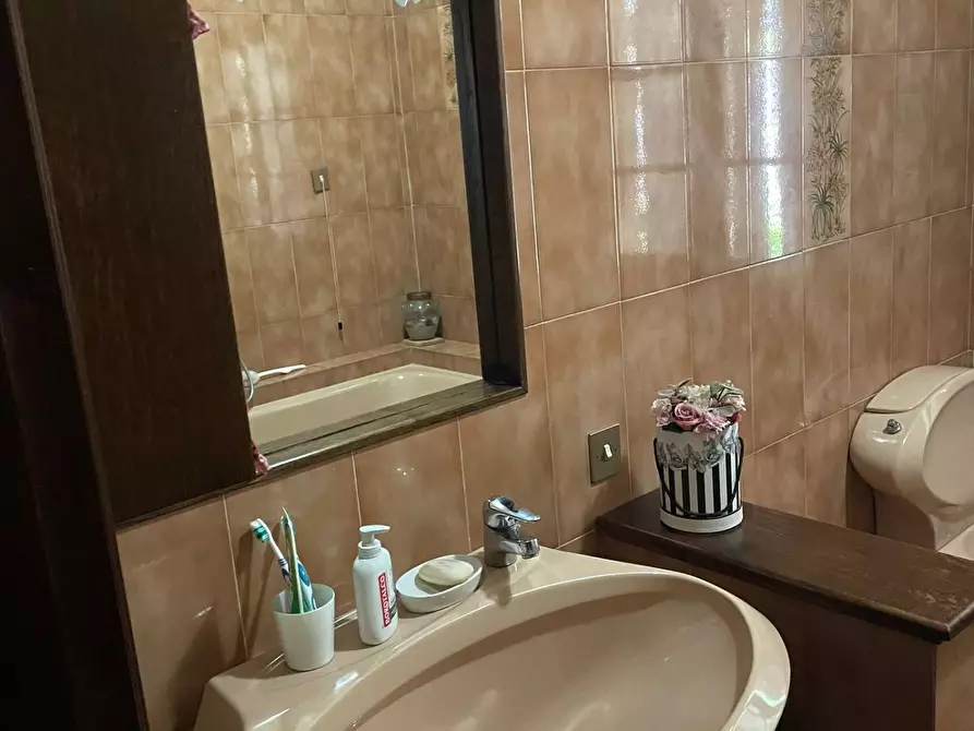 Immagine 14 di Villa in vendita  in VIA VILLAGGIO BENEDETTI 35 a Capolona