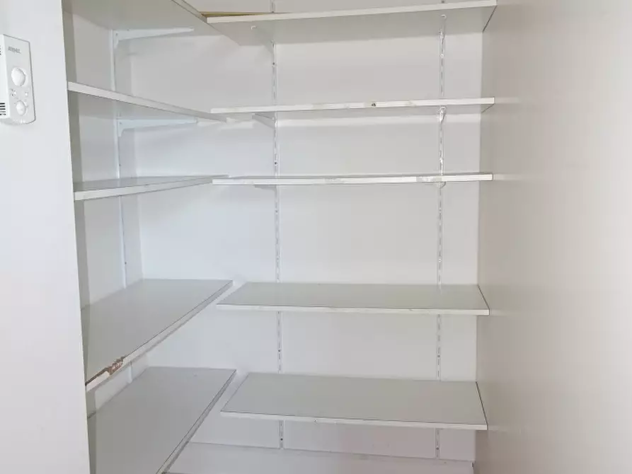 Immagine 9 di Locale commerciale in affitto  in IL PALAZZETTO a Bibbiena