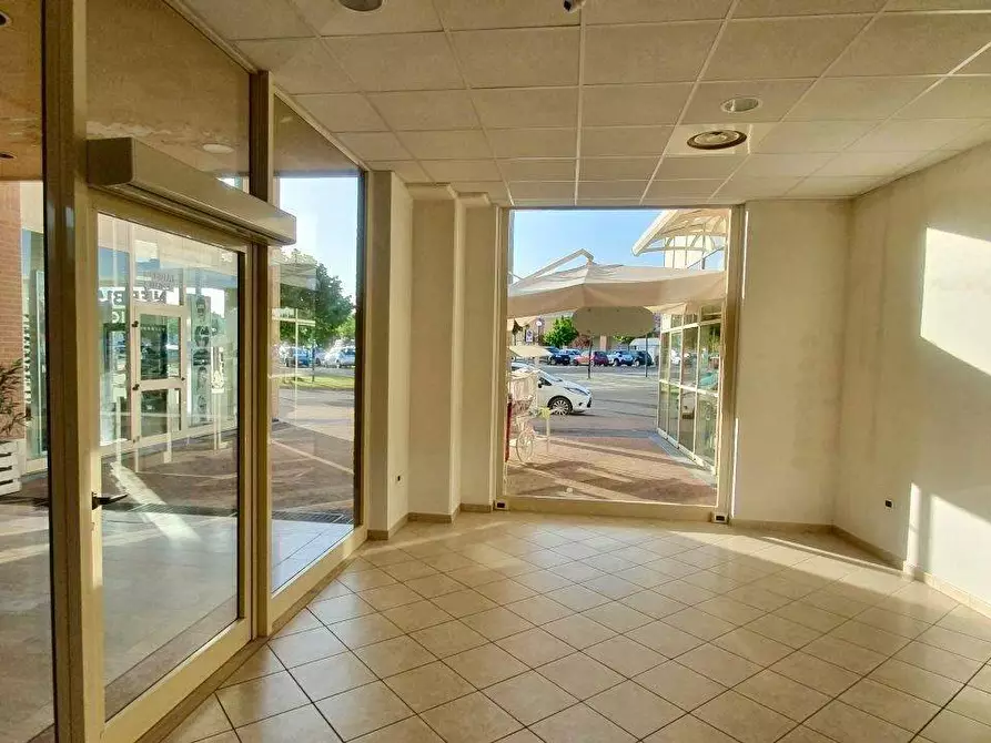 Immagine 2 di Locale commerciale in affitto  in VIA RIGNANO 9 a Bibbiena