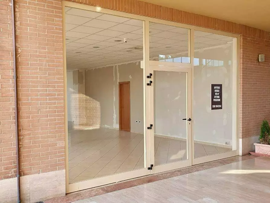 Immagine 3 di Locale commerciale in affitto  in VIA RIGNANO 9 a Bibbiena