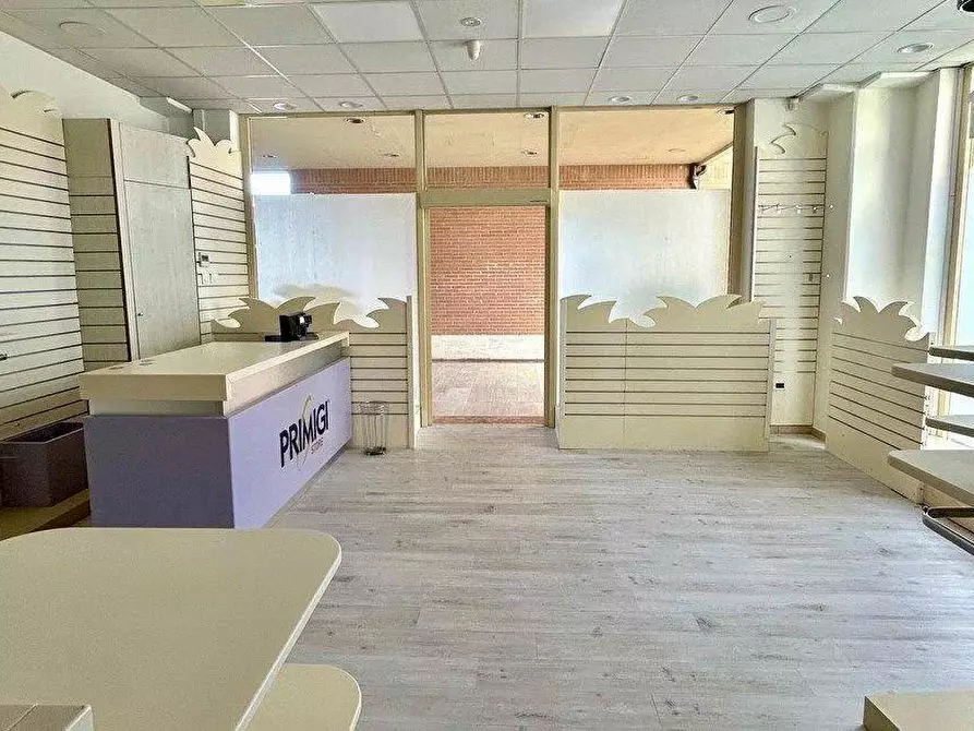 Immagine 4 di Locale commerciale in affitto  in VIA RIGNANO 9 a Bibbiena