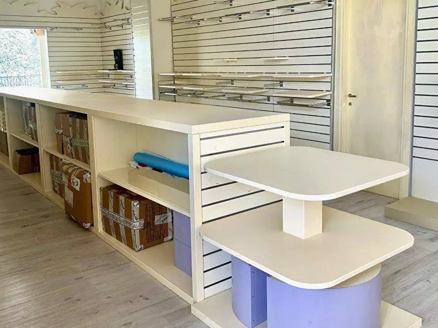 Immagine 7 di Locale commerciale in affitto  in VIA RIGNANO 9 a Bibbiena