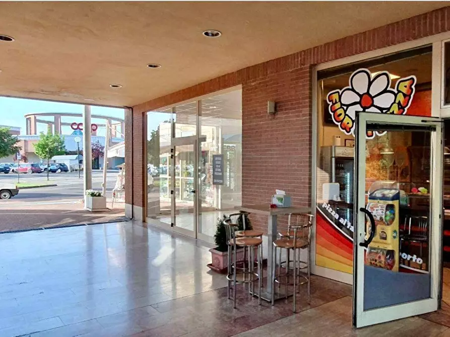 Immagine 8 di Locale commerciale in affitto  in VIA RIGNANO 9 a Bibbiena