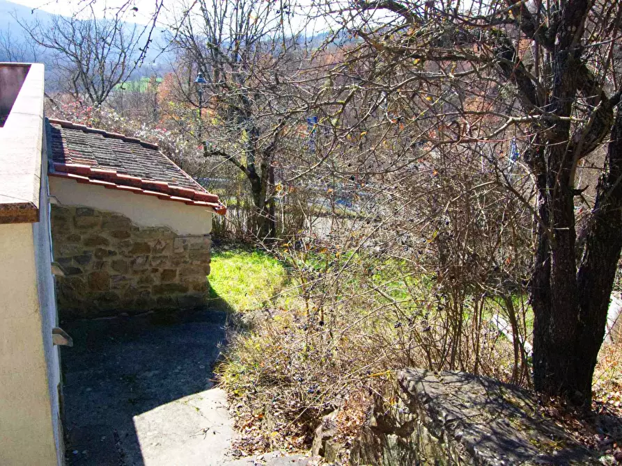 Immagine 4 di Casa semindipendente in vendita  in CASE SPARSE BANZENA 57 a Bibbiena