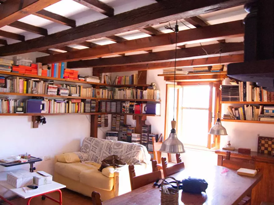 Immagine 10 di Casa semindipendente in vendita  in CASE SPARSE BANZENA 57 a Bibbiena