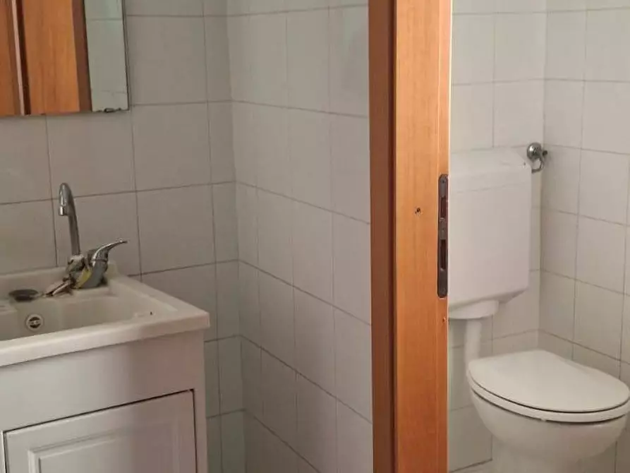 Immagine 5 di Locale commerciale in affitto  in VIA UMBRO CASENTINESE 30 a Bibbiena