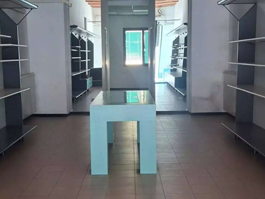 Immagine 1 di Locale commerciale in affitto  in VIA UMBRO CASENTINESE 30 a Bibbiena