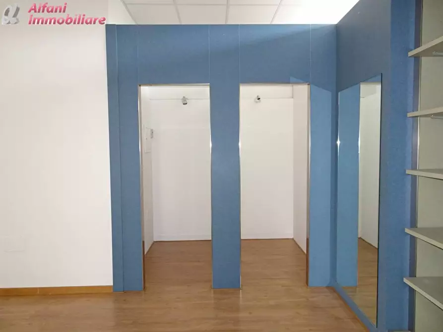 Immagine 5 di Locale commerciale in vendita  in VIA RIGNANO a Bibbiena