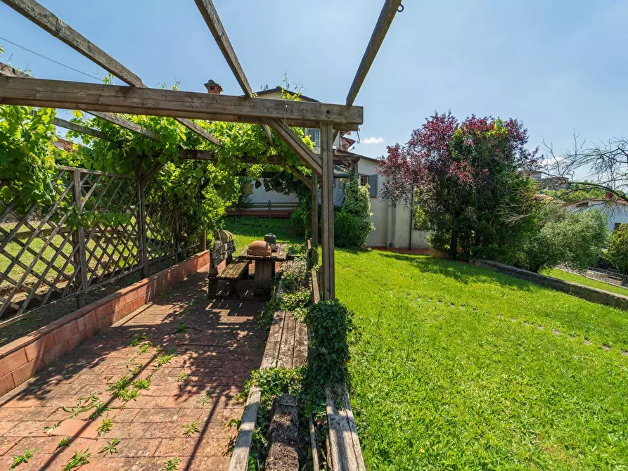 Immagine 8 di Villa in vendita  a Bibbiena