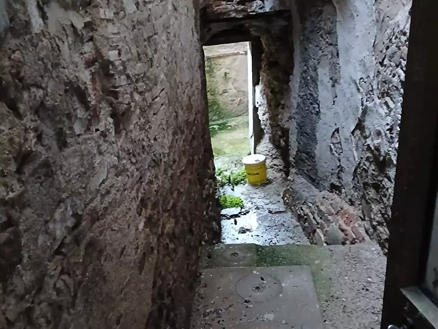 Immagine 3 di Locale commerciale in vendita  in VIA GUIDI 3 a Bibbiena