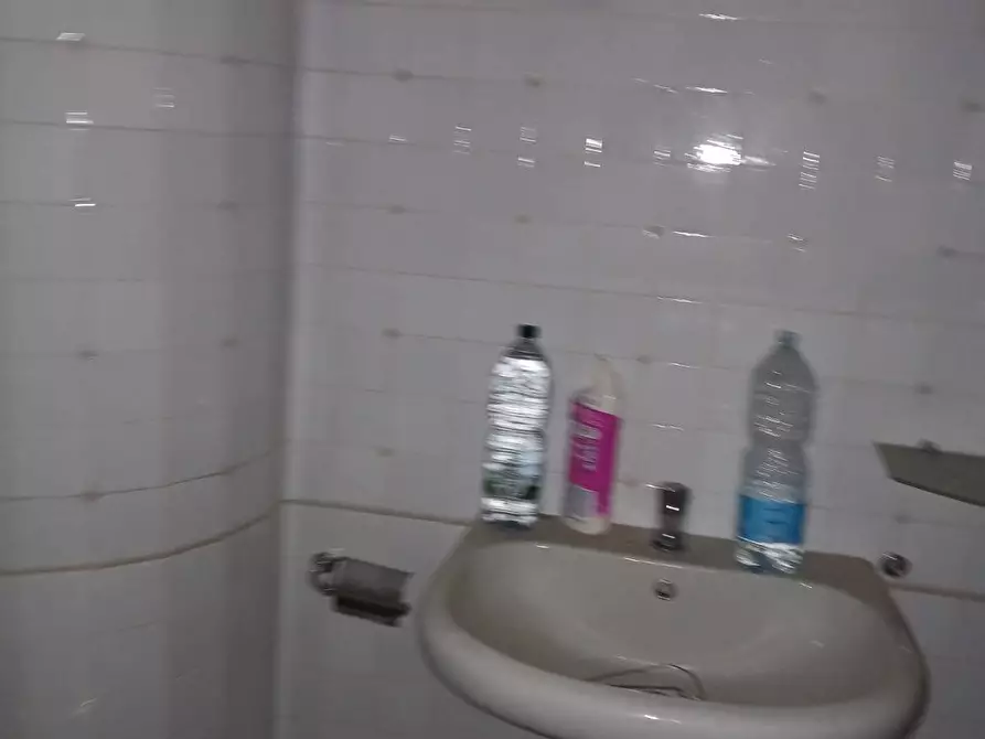 Immagine 8 di Locale commerciale in vendita  in VIA GUIDI 3 a Bibbiena