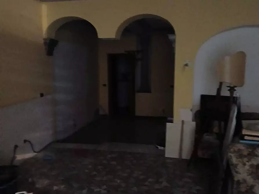 Immagine 10 di Locale commerciale in vendita  in VIA GUIDI 3 a Bibbiena