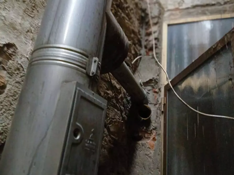 Immagine 13 di Locale commerciale in vendita  in VIA GUIDI 3 a Bibbiena