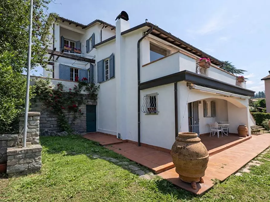 Immagine 2 di Villa in vendita  a Bibbiena