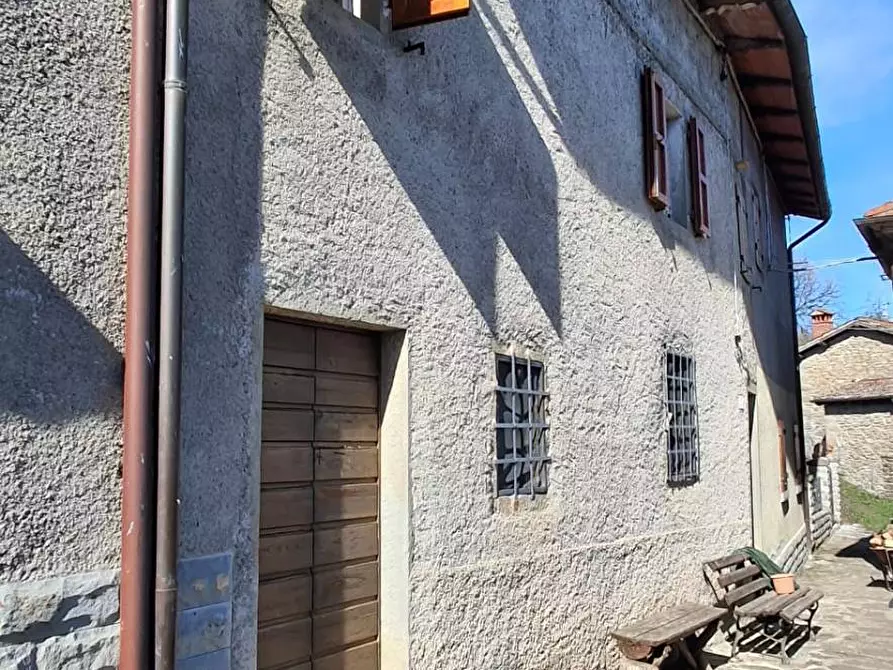 Immagine 1 di Casa semindipendente in vendita  in LOC. LE LASTRE 152 a Castel San Niccolò