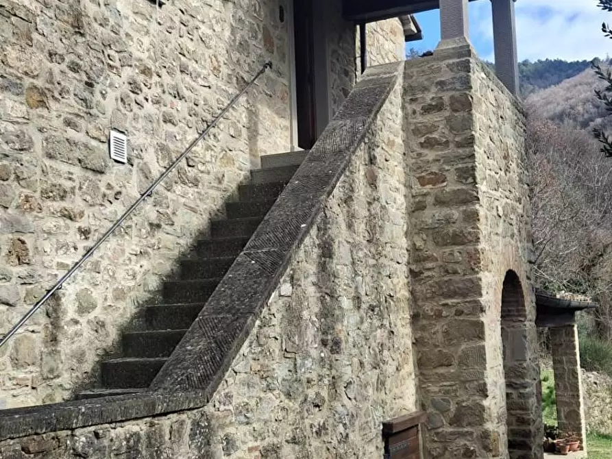 Immagine 1 di Villa in vendita  in VIA CASTELLO 33 a Capolona