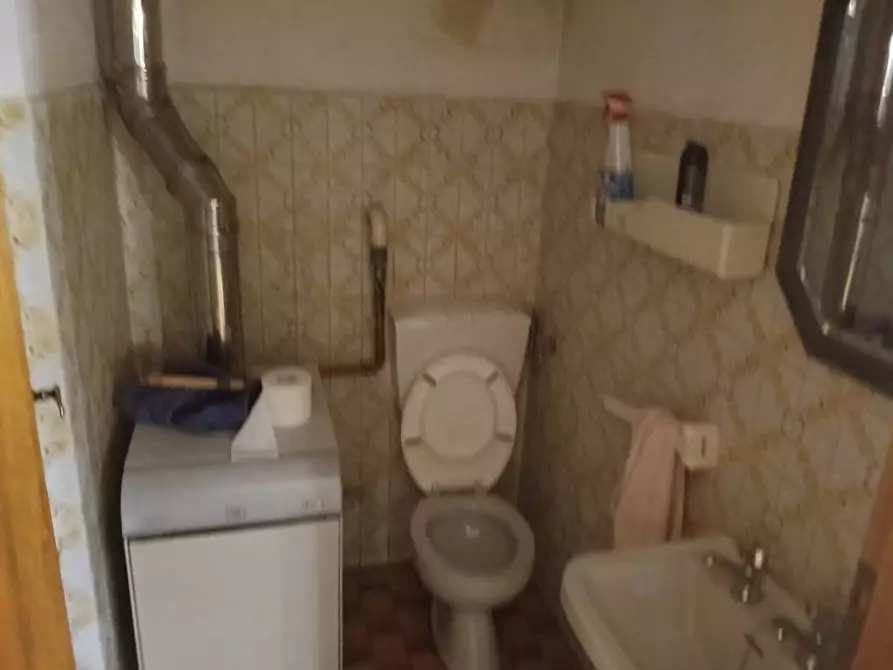 Immagine 9 di Villa in vendita  in LOC IL PESCO a Bibbiena