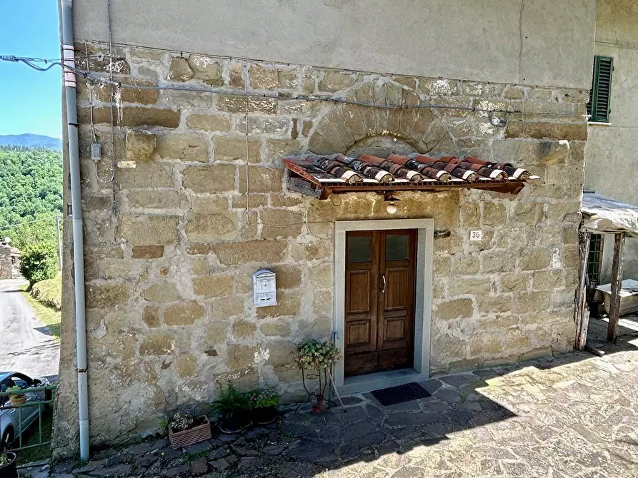 Immagine 1 di Villetta a schiera in vendita  in via della torre e tartiglia 16 a Castel San Niccolò