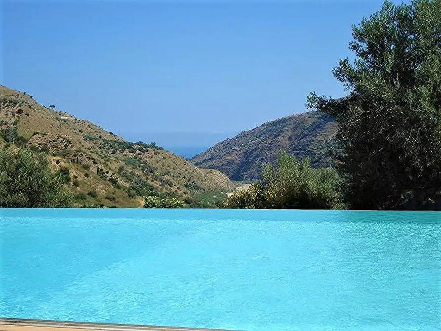 Immagine 9 di Rustico / casale in vendita  in Reitano sncn a Acquedolci