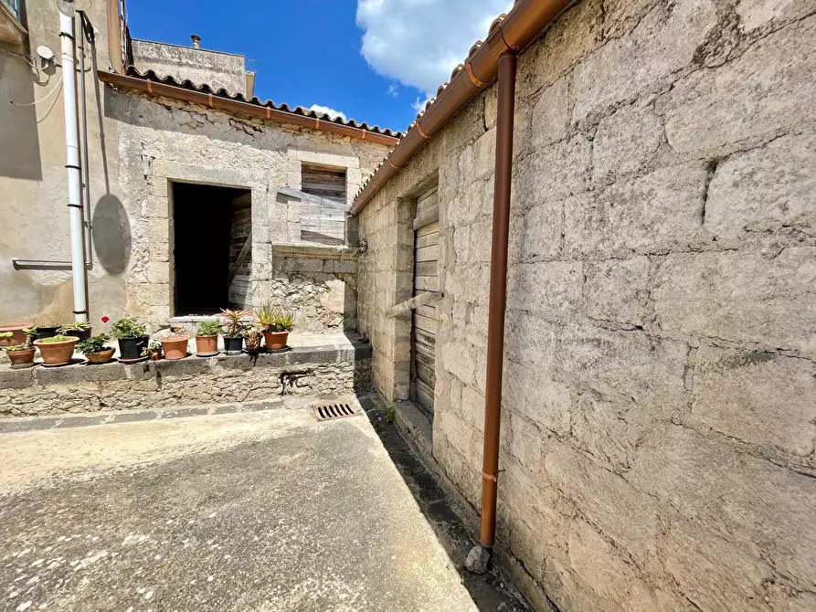 Immagine 3 di Casa indipendente in vendita  in Via Fiume Grande a Buccheri