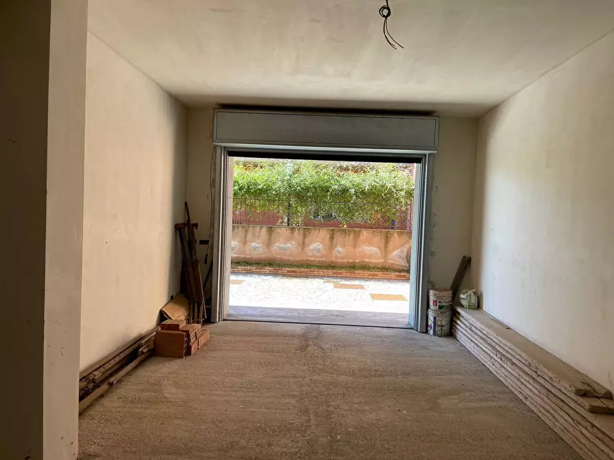 Immagine 9 di Villa in vendita  in Via piave snc a San Gregorio Di Catania