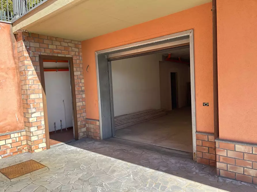 Immagine 12 di Villa in vendita  in Via piave snc a San Gregorio Di Catania