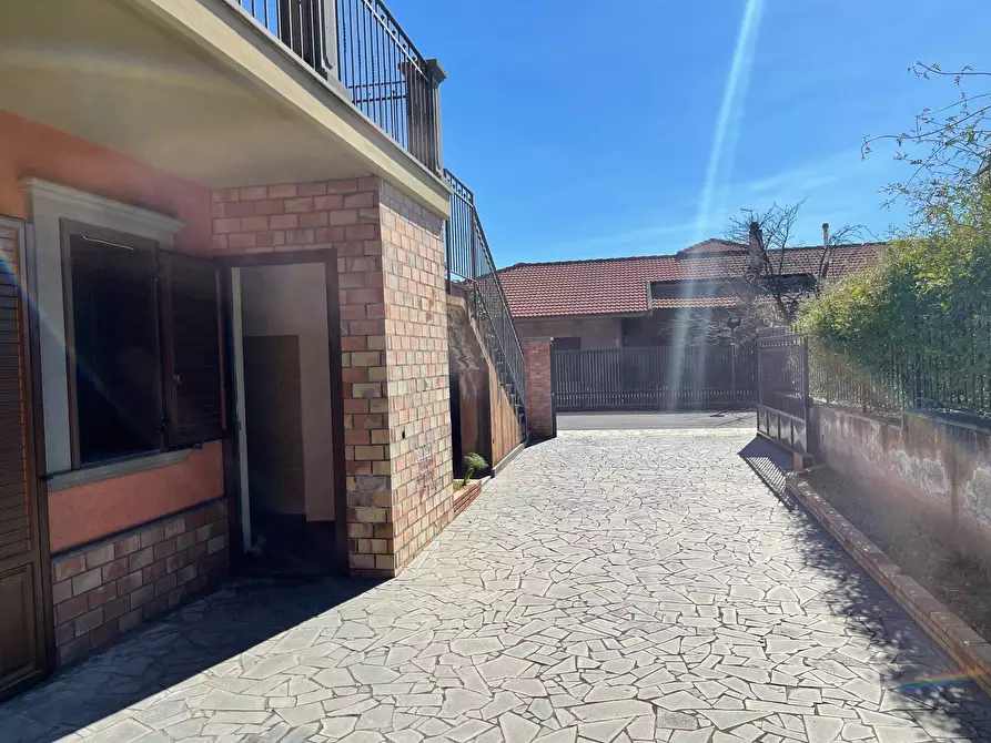 Immagine 13 di Villa in vendita  in Via piave snc a San Gregorio Di Catania