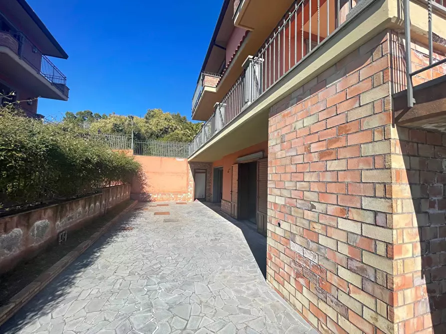 Immagine 14 di Villa in vendita  in Via piave snc a San Gregorio Di Catania