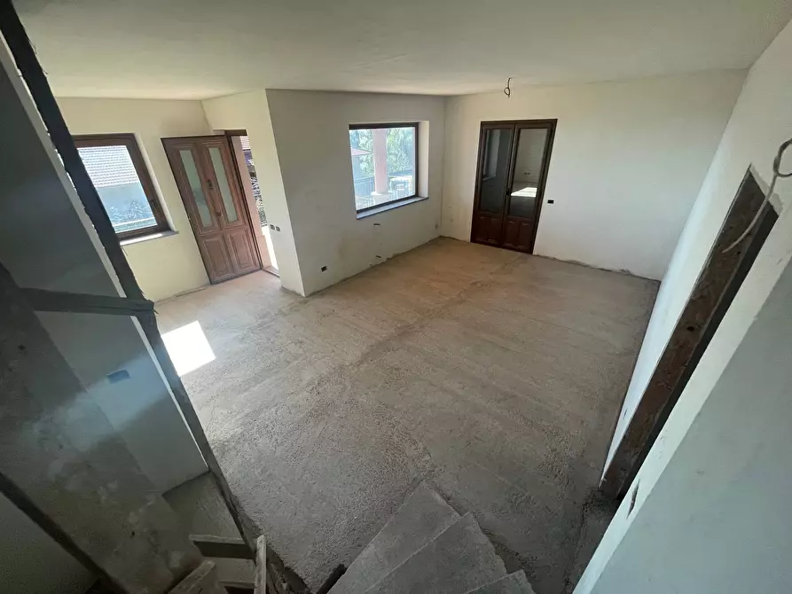 Immagine 35 di Villa in vendita  in Via piave snc a San Gregorio Di Catania