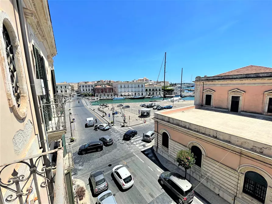 Immagine 10 di Appartamento in vendita  in via malta a Siracusa
