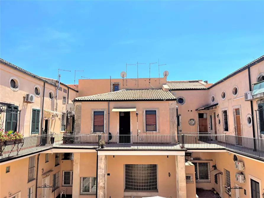 Immagine 15 di Appartamento in vendita  in via malta a Siracusa