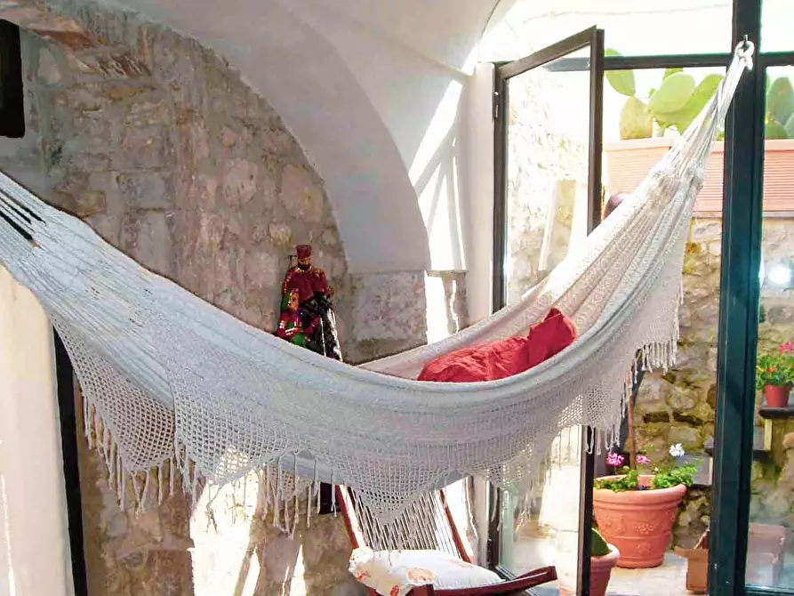 Immagine 11 di Casa indipendente in vendita  in via castelletti a Modica