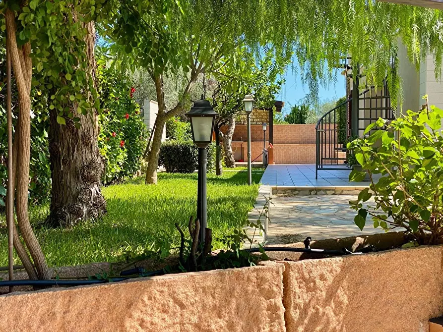 Immagine 4 di Villa in vendita  in via lago di lugano a Siracusa