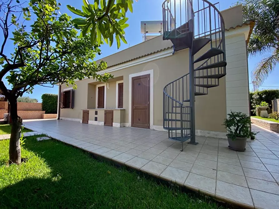 Immagine 5 di Villa in vendita  in via lago di lugano a Siracusa