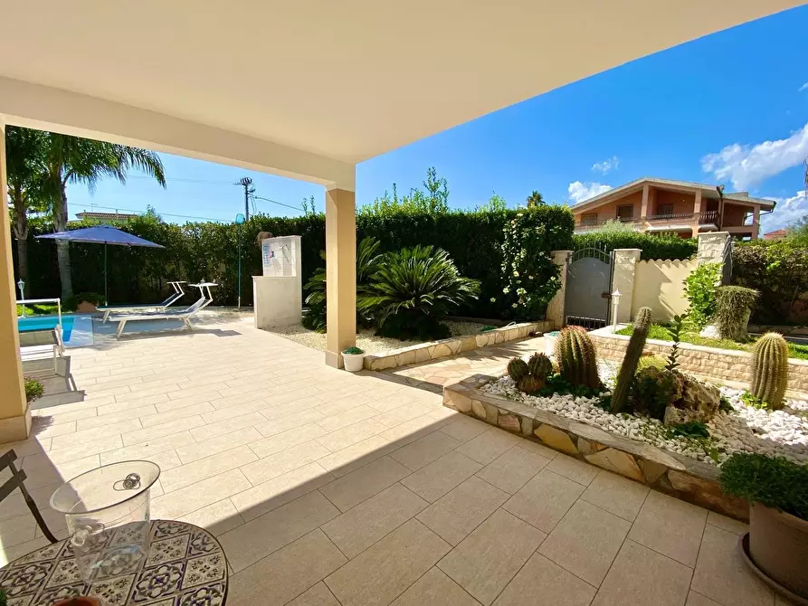 Immagine 21 di Villa in vendita  in via lago di lugano a Siracusa