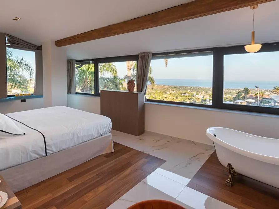 Immagine 10 di Villa in vendita  in strada provinciale a Milo