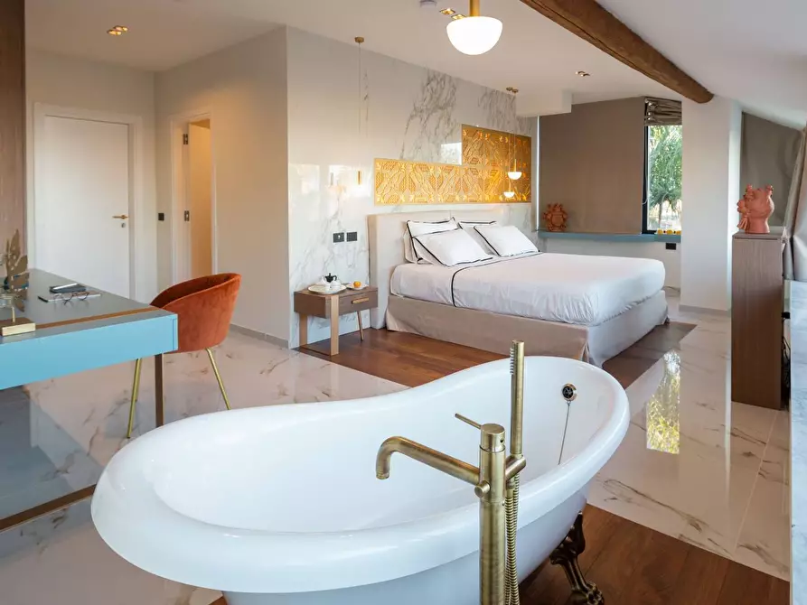 Immagine 11 di Villa in vendita  in strada provinciale a Milo