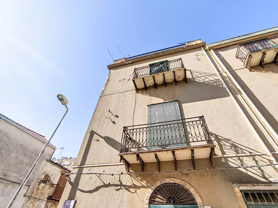 Immagine 1 di Palazzo in vendita  in Via Beatrice del Carretto snc a Alimena