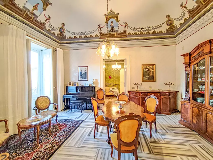 Immagine 12 di Villa in vendita  in Piazza Enrico Cimbali snc a Bronte