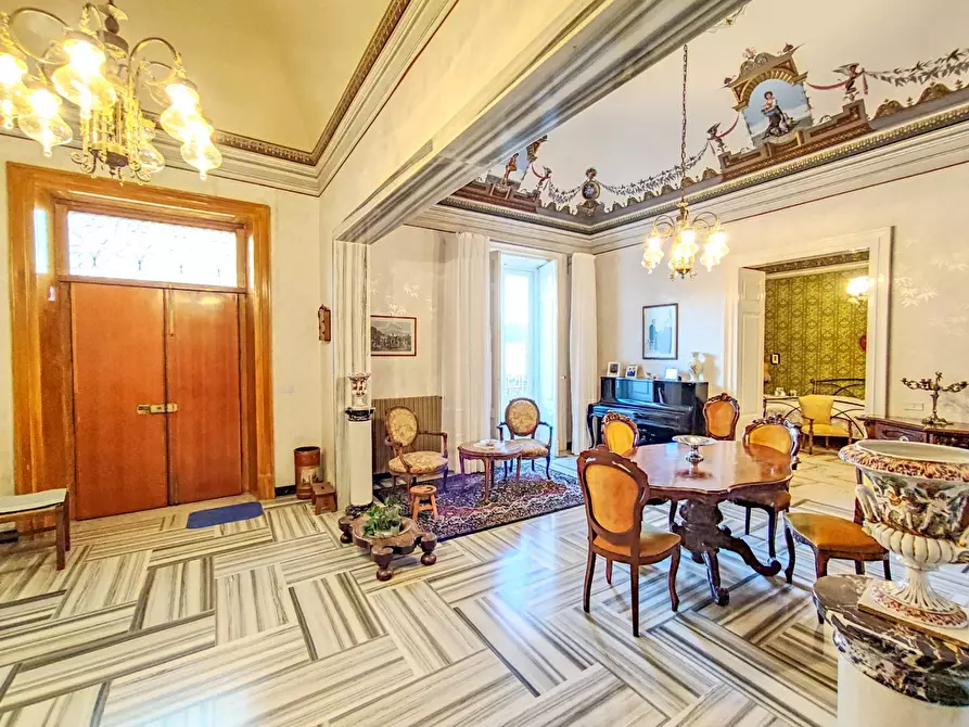 Immagine 15 di Villa in vendita  in Piazza Enrico Cimbali snc a Bronte