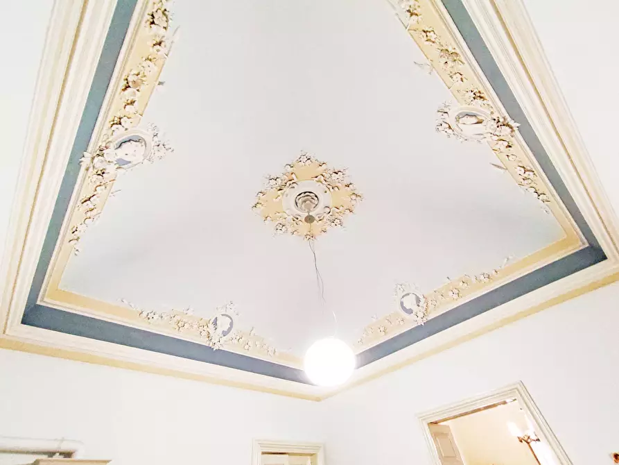 Immagine 27 di Villa in vendita  in Piazza Enrico Cimbali snc a Bronte