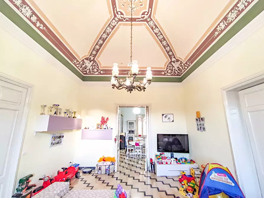 Immagine 23 di Villa in vendita  in Piazza Enrico Cimbali snc a Bronte