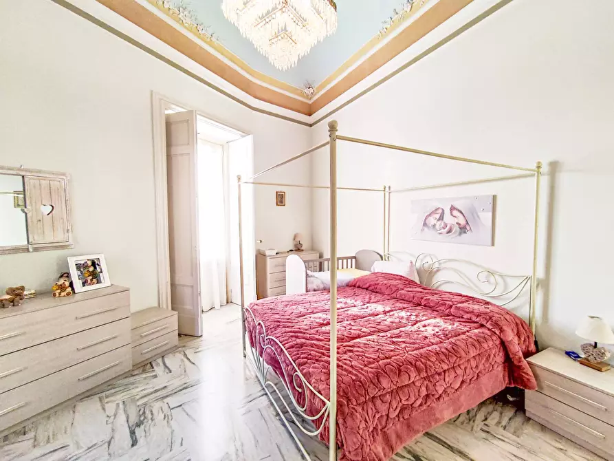 Immagine 29 di Villa in vendita  in Piazza Enrico Cimbali snc a Bronte