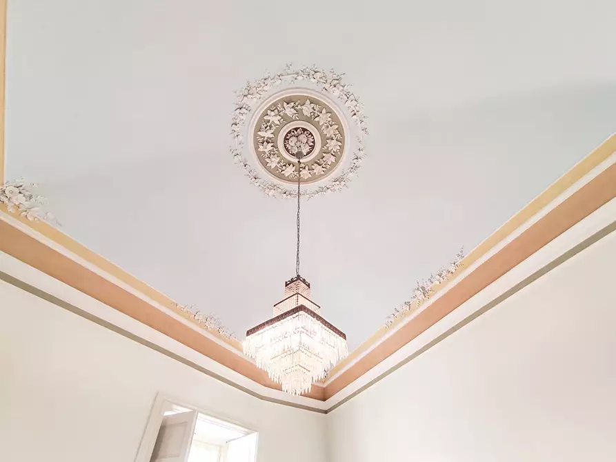 Immagine 32 di Villa in vendita  in Piazza Enrico Cimbali snc a Bronte